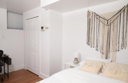 Midtown West House | Comfy Guest House in Hell's Kitchen