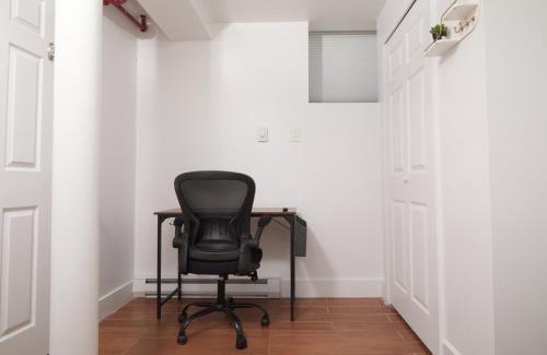 Midtown West House | Comfy Guest House in Hell's Kitchen
