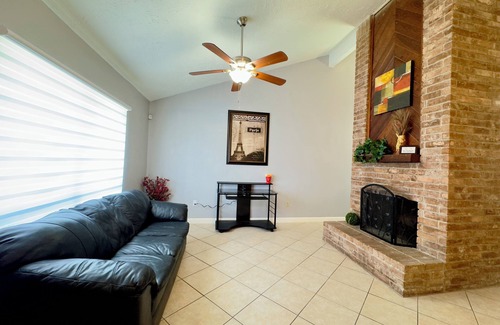 Clodine House | Comfy Haus at West Oaks Houston