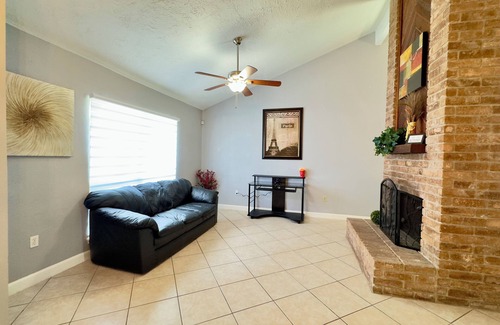 Clodine House | Comfy Haus at West Oaks Houston