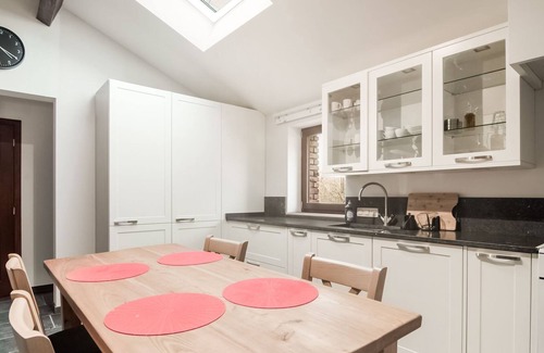 Vielsalm House | Comfy Holiday Home in Grand Halleux - Vielsam with Parking