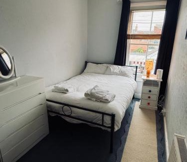 Sutton-on-Sea Apartment | Comfy Holiday Home & Beach Hut