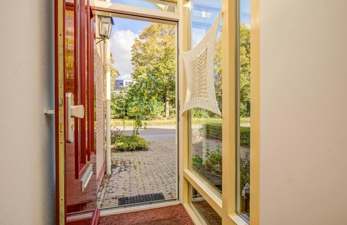 Hoorn House | Comfy holiday home in Hoorn with French balcony