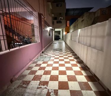 Central Chennai Apartment | Comfy home, 3 bedroom, 2 attached bathroom, large hall, kitchen, first floor, lift, covered car park