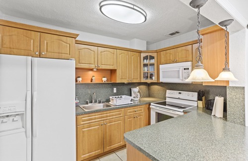 Coral Terrace House | COMFY HOME in suburban neighborhood off US-41 (Calle Ocho)