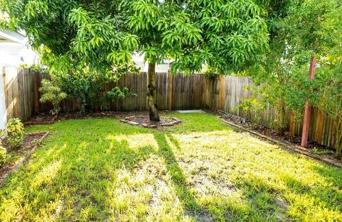 Coral Terrace House | COMFY HOME in suburban neighborhood off US-41 (Calle Ocho)