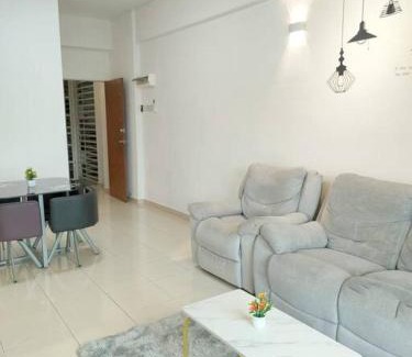 Bayan Lepas Apartment | Comfy Home Near to SPICE and USM