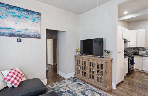 Highland Park House | Comfy House Downtown w King Bed and Outdoor Theater