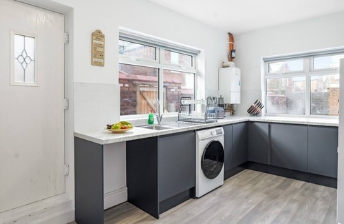 Birkenhead House | Comfy House Sleeps 8 | 10 mins to Liverpool Centre