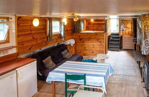 Florennes Boat Rental | Comfy Houseboat in Florennes next to the Forest