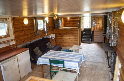Florennes Boat Rental | Comfy Houseboat in Florennes next to the Forest