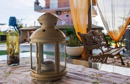 Marathopoli Apartment | Comfy nest in a garden, 1,5km to the sandy beach