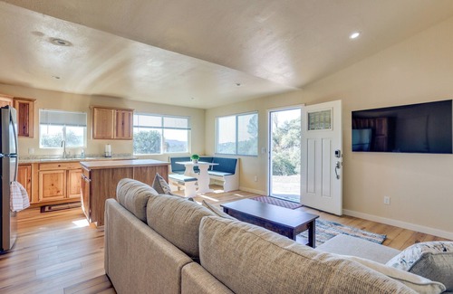 Yosemite Forks House | Comfy Oakhurst Duplex Near Hiking & Sightseeing!