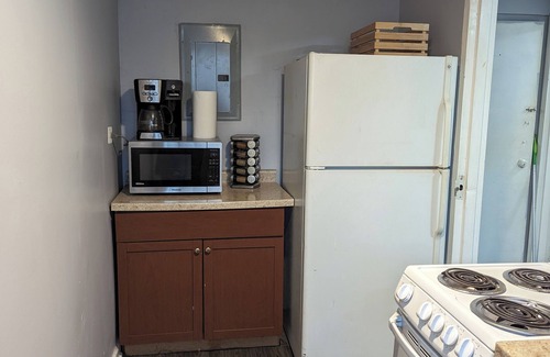 Oakland House | Comfy one bedroom in the Middle of Everything