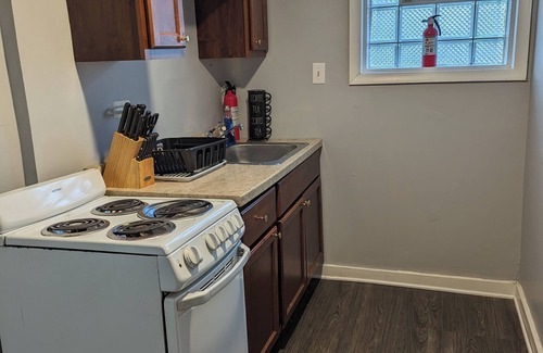 Oakland House | Comfy one bedroom in the Middle of Everything