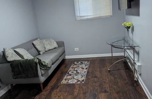 Oakland House | Comfy one bedroom in the Middle of Everything