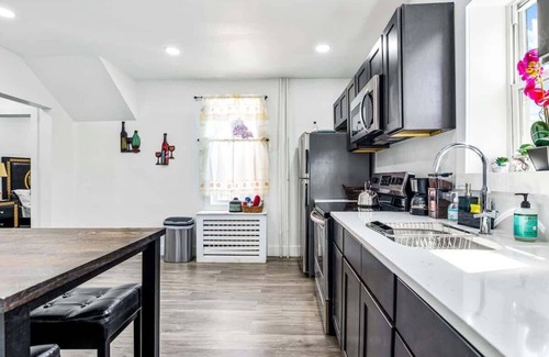 Delair Apartment | Comfy Private Parking-2bed-2min-1st flr