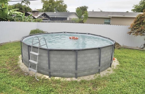 Driftwood House | Comfy Retreat Near Guitar Hotel w/firepit, coffee bar, - fully stocked!