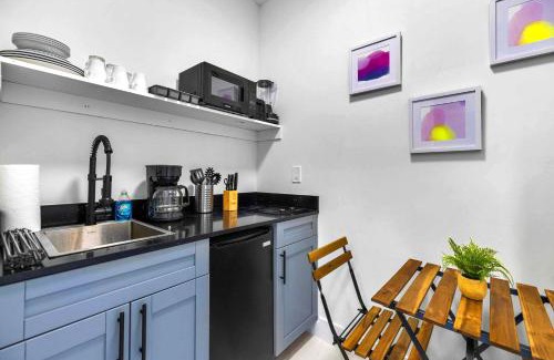 Liberty City Apartment | Comfy Retreat Studio w Kitchenette - 15min to Wynwood