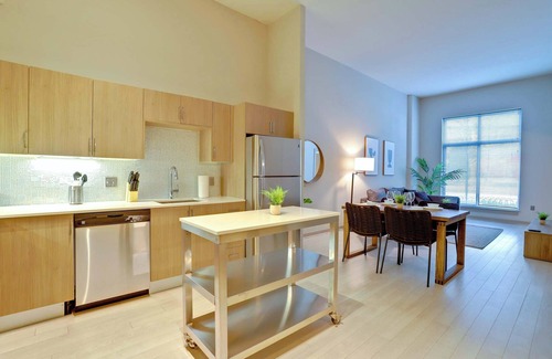 Aurora Highlands Apartment | Comfy & Splendid Apt Near Great Landmarks!
