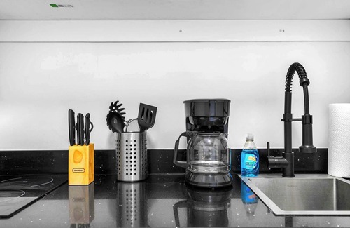 Liberty City Apartment | Comfy Studio W Essentials Near Airport