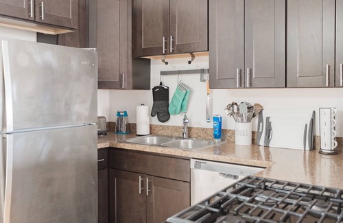 Chicago Apartment | Comfy|Stylish 1Bd 1Ba - Portage Park