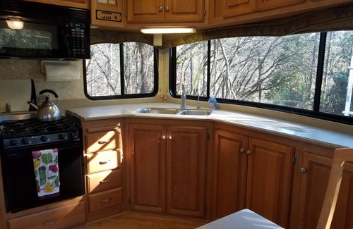 Colfax House | Comfy Trailer between Sacramento & Lake Tahoe