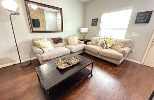 West Kissimmee House | Comfy Villa 3BR Near Disney & Parks