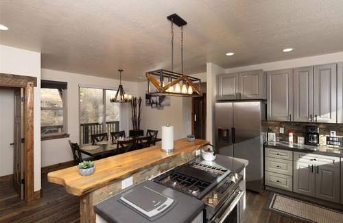 East Missoula Condo | Commanding views just minutes from downtown with Elevator access