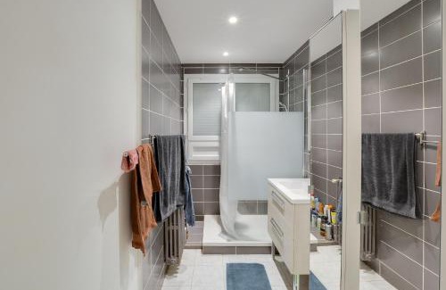 Saint-Sebastien-sur-Loire Apartment | Comme chez vous - 3 chambres et un canapé-lit