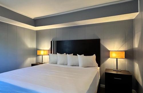Saratoga Springs Hotel | Community Court Motel
