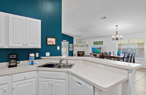 Seaspray House | ⭐ Community Pool- Private Beach Access - Bike - 4BR- Fins to the Right ⭐