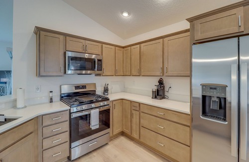 Okahumpka House | Community Pool & Tennis Court: Gem in The Villages