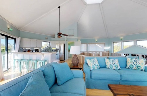 Plantation Cottage | Community Pool! Easy Beach Access - 2 FREE bike rentals included!