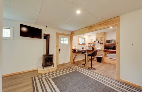 Hillsgrove Cabin | Community Rec Center: Outdoor Haven in Hillsgrove!