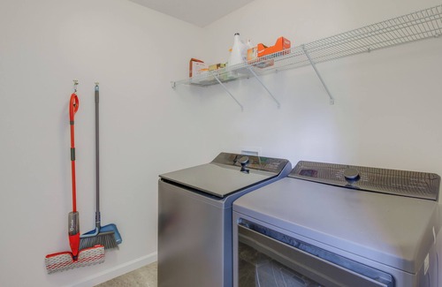 Knoxville House | Commuter-Friendly Home: 3 Mi to Dtwn Knoxville!