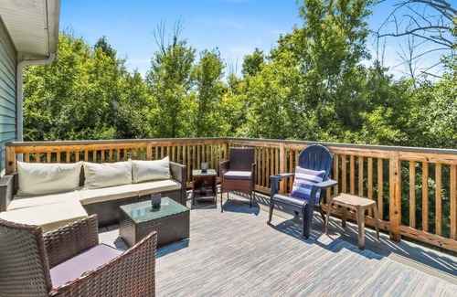 Como House | Como Lake Views on Deck |Screened-in Porch | Beach Access | Fireplace |Short Walk to Lake