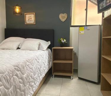 Suramericana Apartment | COMODA HABITACIÓN INDEPENDIENTE EN LAURELES ESTADIO CoN BAÑO PRIVADO para 3 personas