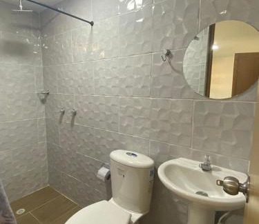 Suramericana Apartment | COMODA HABITACIÓN INDEPENDIENTE EN LAURELES ESTADIO CoN BAÑO PRIVADO para 3 personas