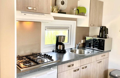 Municipality of Hellevoetsluis Ski Chalet | Compact chalet at 4.5 km. from Rockanje