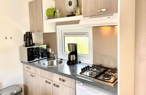 Municipality of Hellevoetsluis Ski Chalet | Compact chalet at 4.5 km. from Rockanje