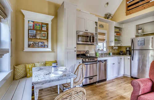 Olivia Beach House | Compact Upscale Living in Sweet Cabin Near Fire-pit and Summer Saltwater Pool!