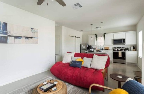 Denver Heights House | Complete duplex 12 guest 2 units