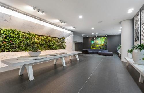 Southbank Apartment | Complete Host Elm Apartments