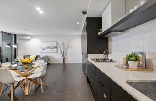 Southbank Apartment | Complete Host Elm Apartments