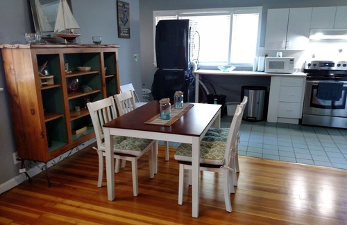 Hyannis House | Completed Renovated Cape Cod Home, Minutes Walk To Three Beaches And Hyannis Ctr