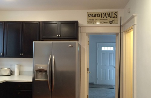 Northside District Apartment | Completely refurbished downstairs apartment in 1920's home