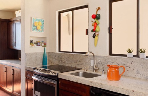 San Jose del Cabo Condo | COMPLETELY REMODELED Stunning Ocean Front Condo!