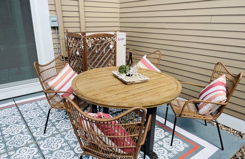 Brewster Condo | Completely remodeled Billington townhouse with delightful decor offering two large upstairs bedrooms