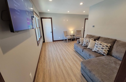 Cascade Apartment | Completely remodeled downtown apartment! 2 large bedrooms!